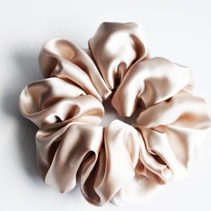 Designer Boutique Scrunchie ~ Silky Satin CHAMPAGN